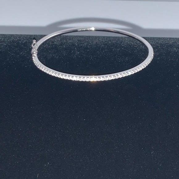 1ct White Gold Bangle - Picture 8 of 14